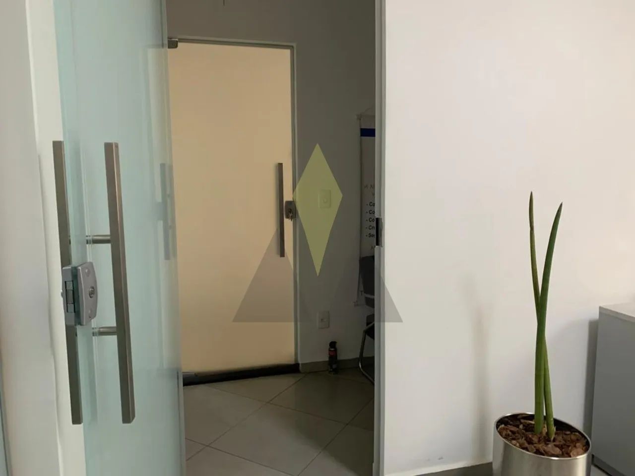 SALA COMERCIAL À VENDA NO CENTRO DE SOROCABA R$110.000,00 - Foto 3