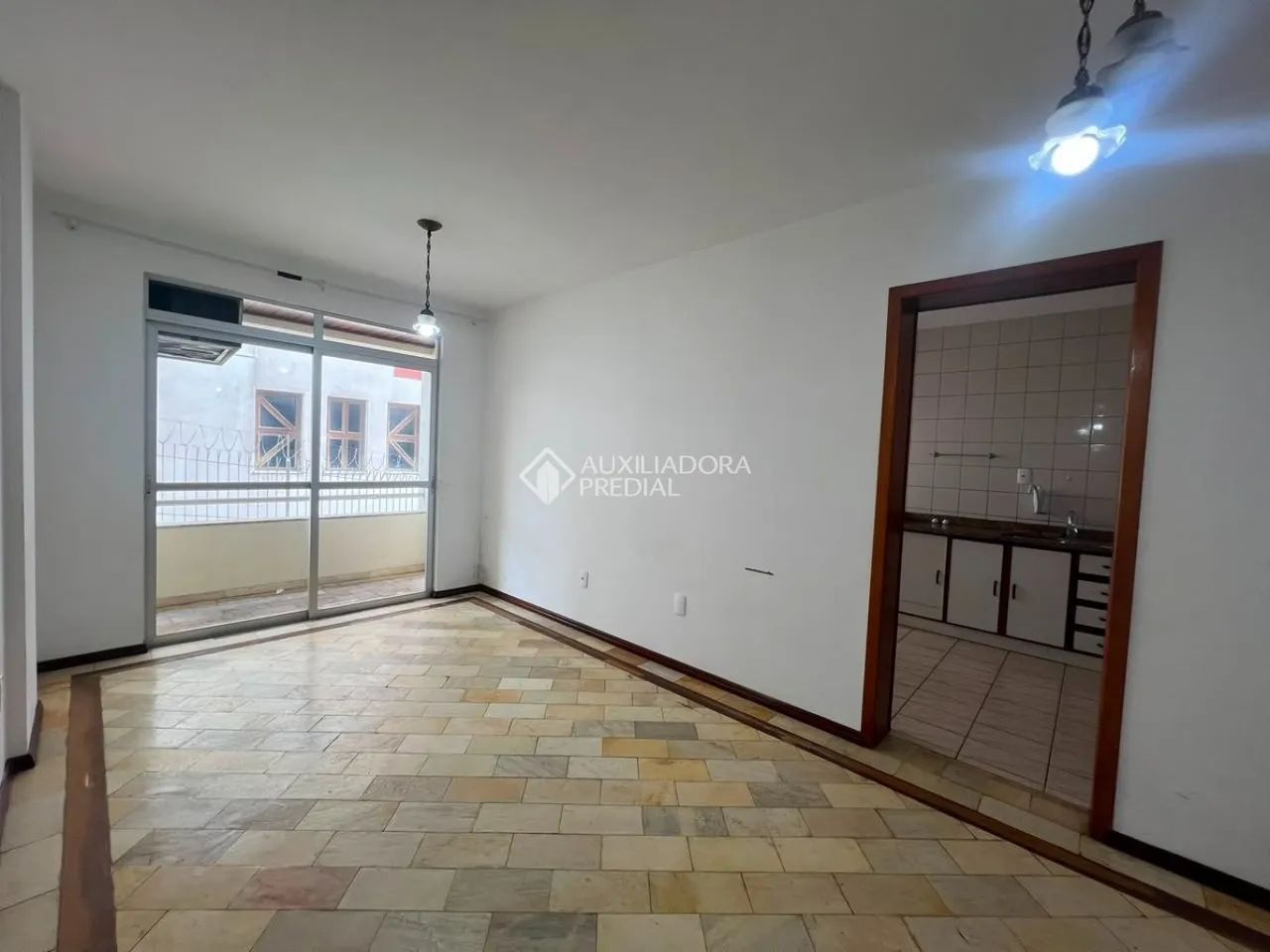Apartamento de 2 quartos aluguel na Trindade - Foto 2