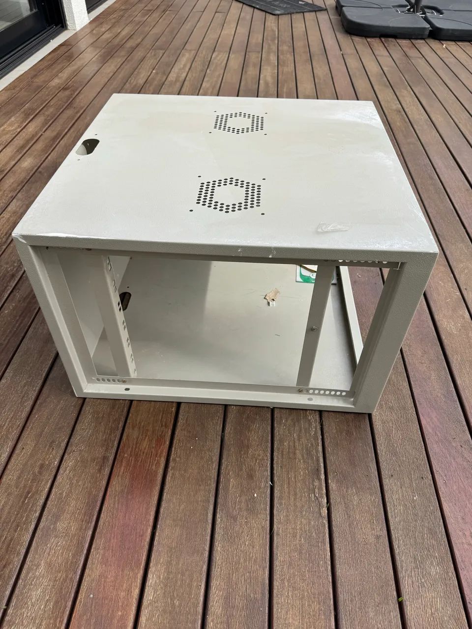 rack de parede para equipamentos de rede/telecom