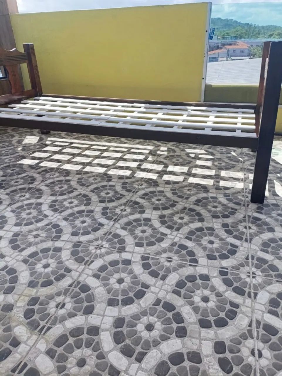 Cama solteiro em.madeira reforçada  - Foto 2