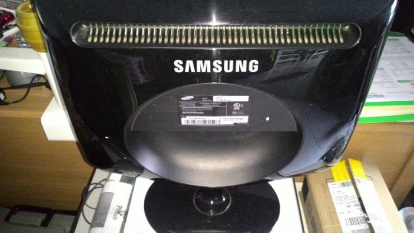 Monitor 17 polegadas lcd samsung syncmaster 733nw  - Foto 4