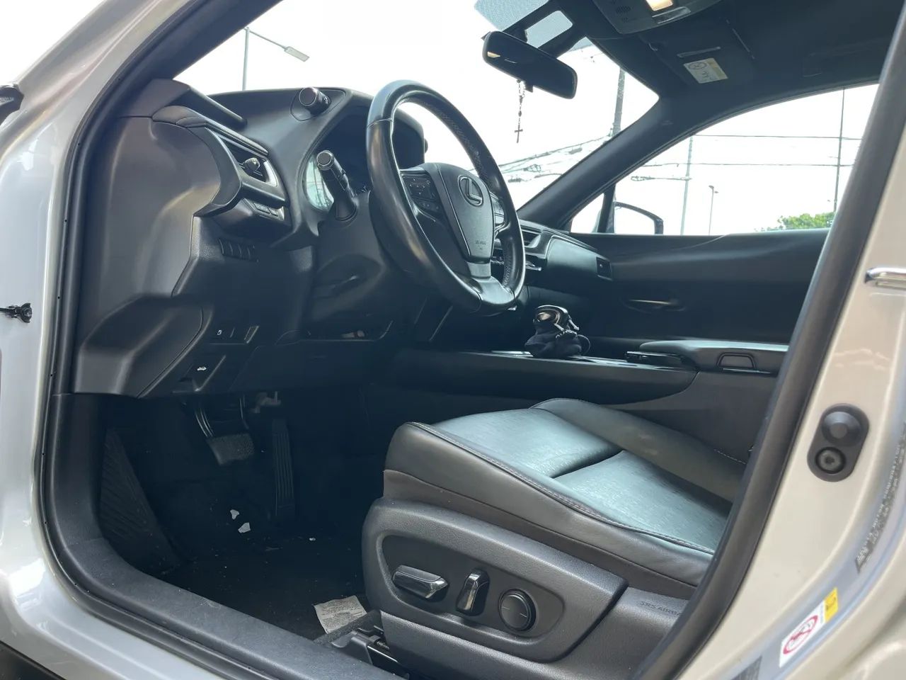 Lexus UX-250h Dynamic 2.0 16V Aut.(hybrid), foto 17 de 20