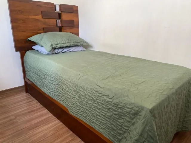 Cama de Solteiro em Madeira com Cabeceira - Ótimo Estado - Foto 4