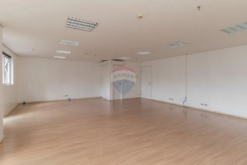 Sala Comercial de 82m² com 4 Vagas e gerador 100% - Foto 4