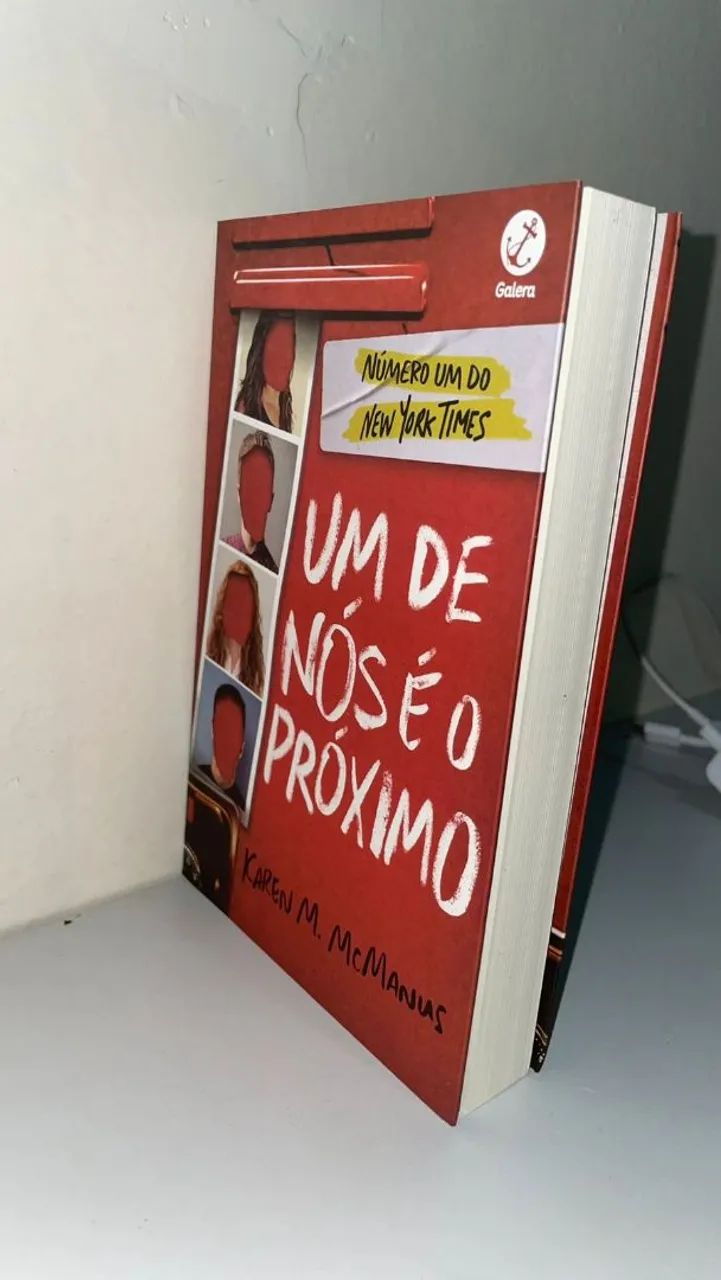 Livro Um De Nós É o próximo  - Foto 2