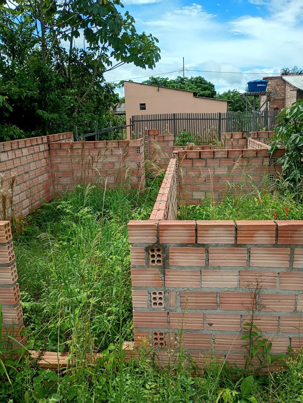 Terreno com início casa - Foto 2