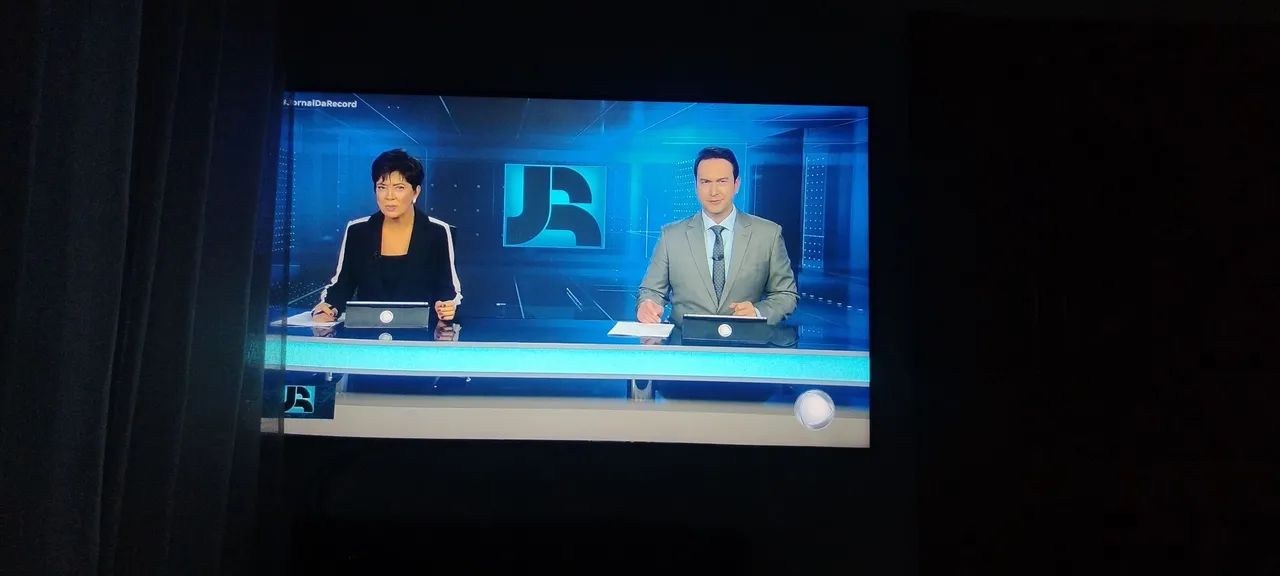 Vendo tv semi nova. Samsung/ Smart 50 polegadas