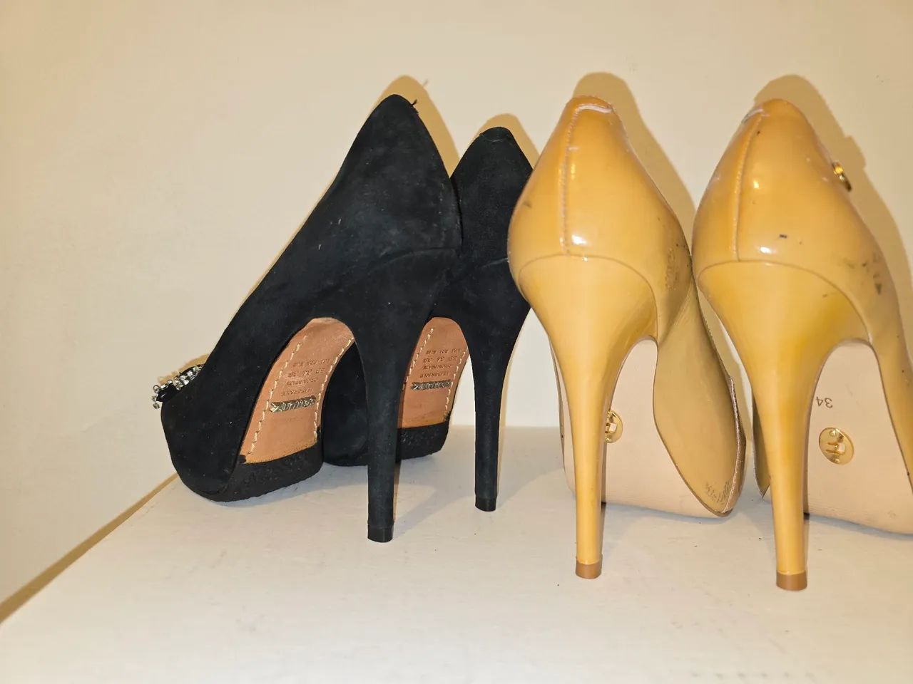 Sapatos femininos SCHUTZ E CARMIN - Foto 4