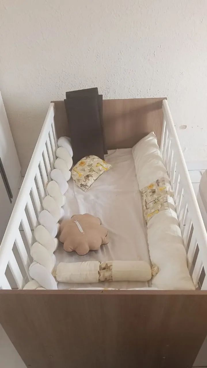 Berço com kit berço 