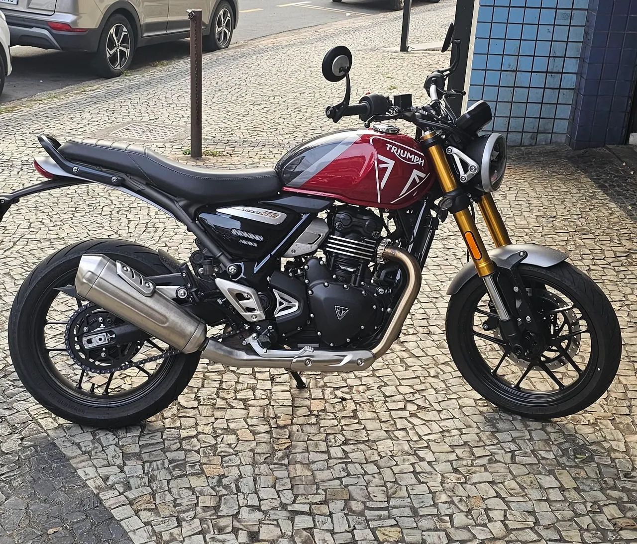Triumph speed 400