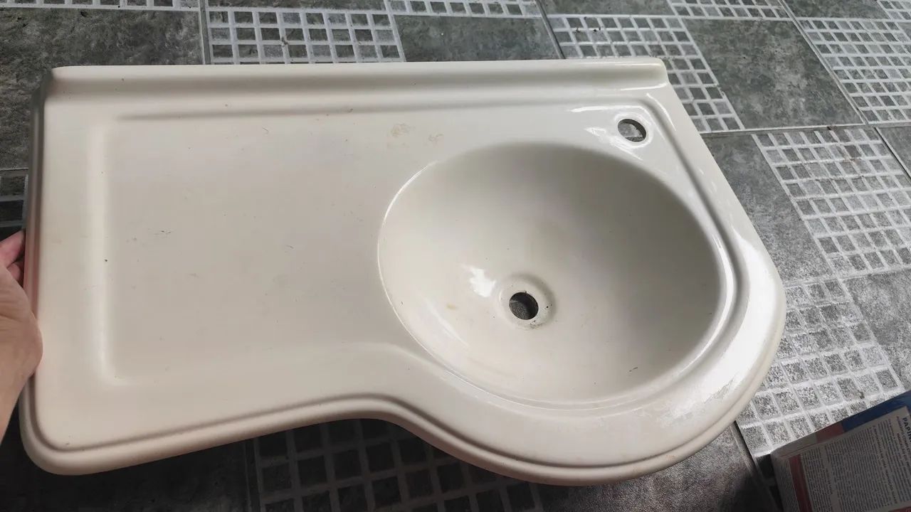 Bathroom sink made of synthetic marble