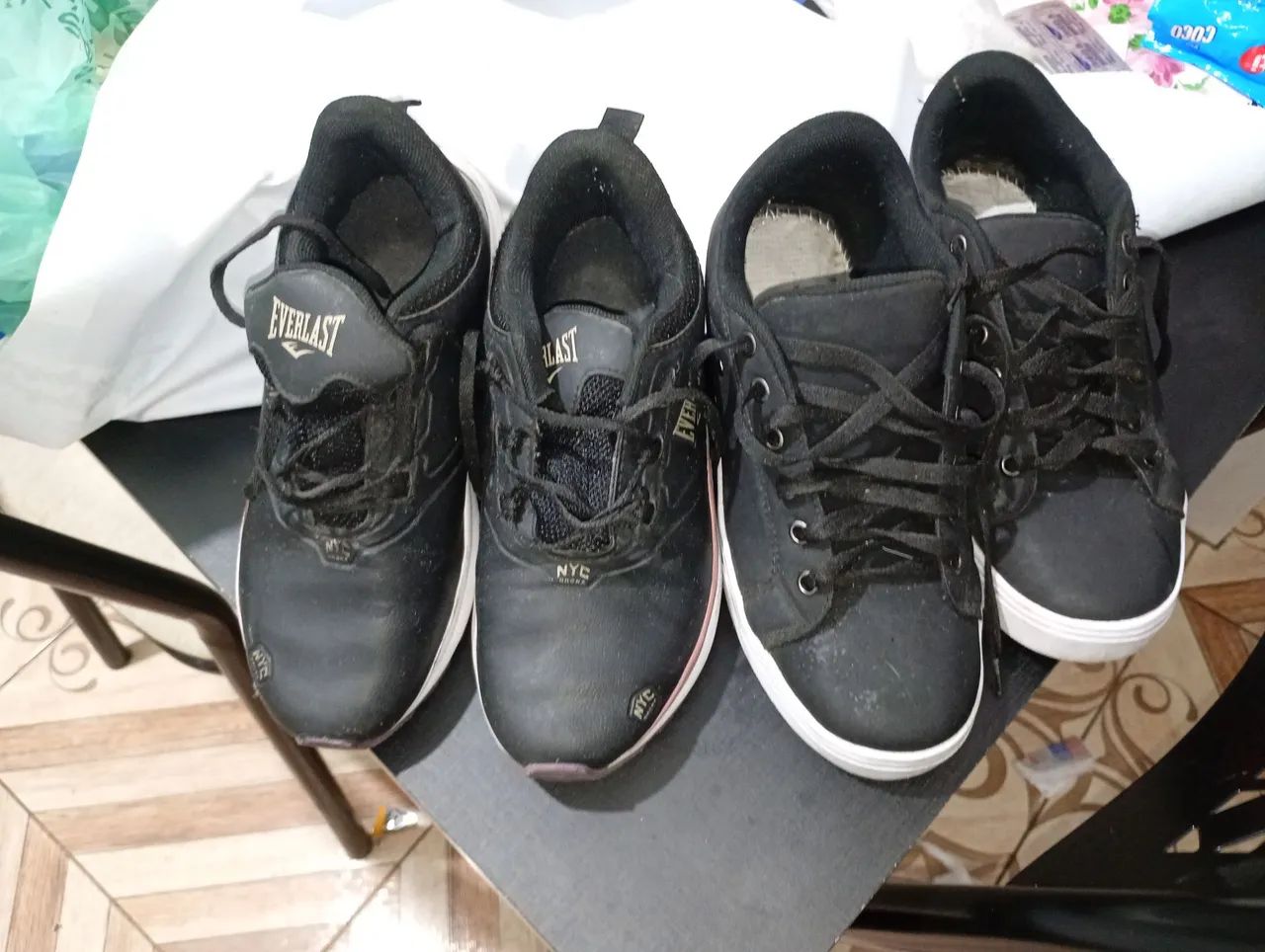 Vendo esse 2 tênis 35/36