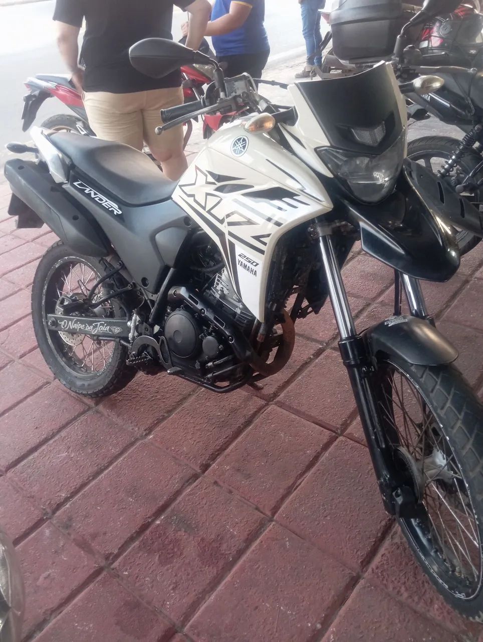 Vendo Lander 250 funcionando perfeitamente 