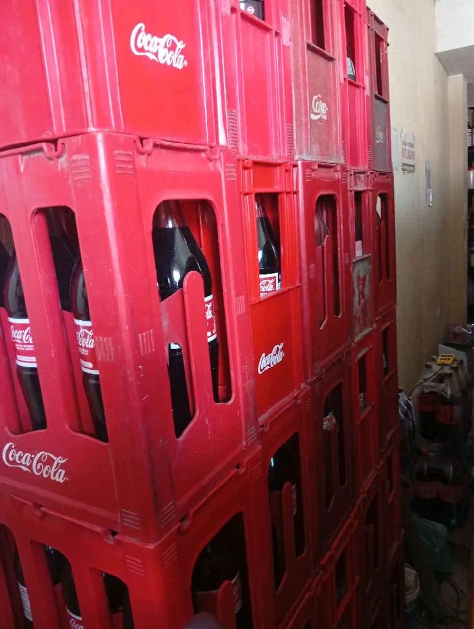 Vendo grades de coca cola ,15 reais a unidade pra  vender ligeiro... Chama - Foto 2