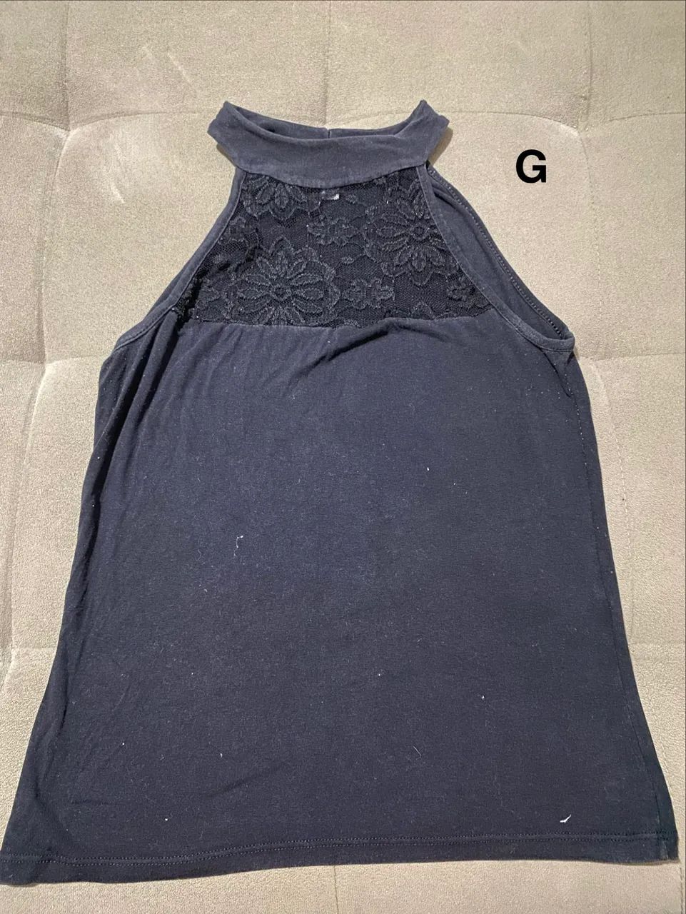 Blusa preta sem manga