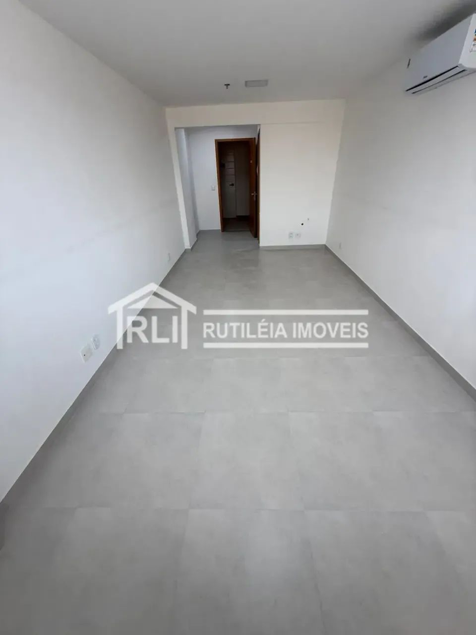 Rutileia Imóveis aluga excelente sala comercial no Edifício Enterprise, Centro, Itaboraí R - Foto 3