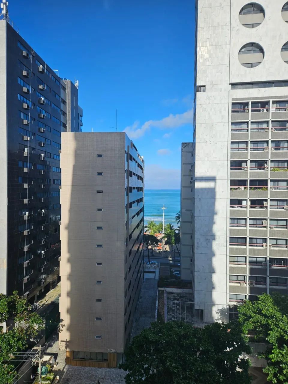 Navegantes, lindo apto, 215m2 útil, 4 qts 1 sts, podendo ser 3 sts, 2vgs, andar alto.