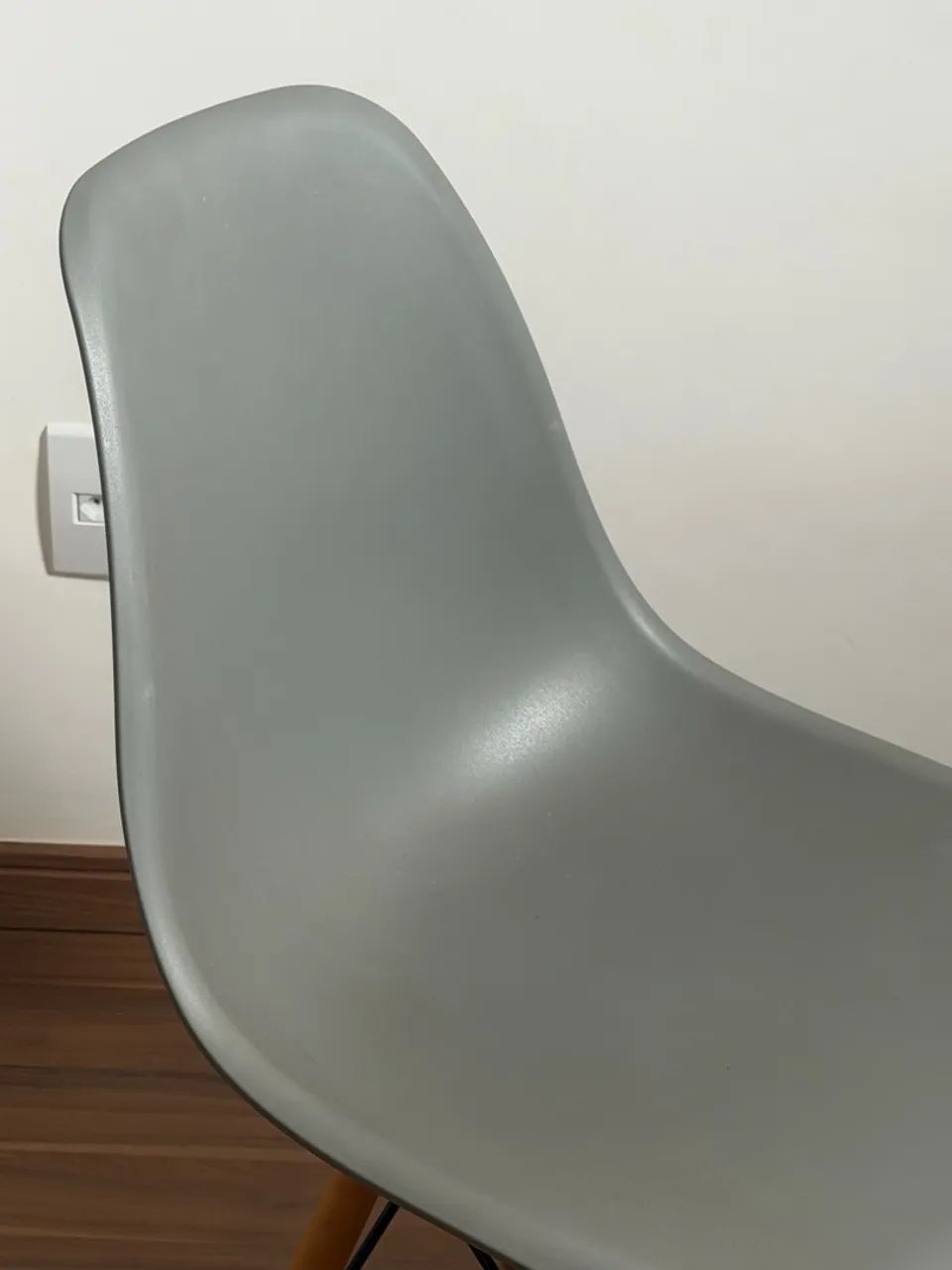 Cadeira Charles Eames Eiffel Cinza  - Foto 5