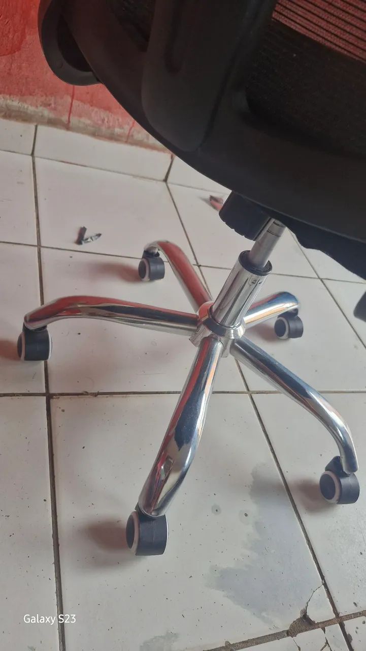 Cadeira ergonômica no precinho  - Foto 3
