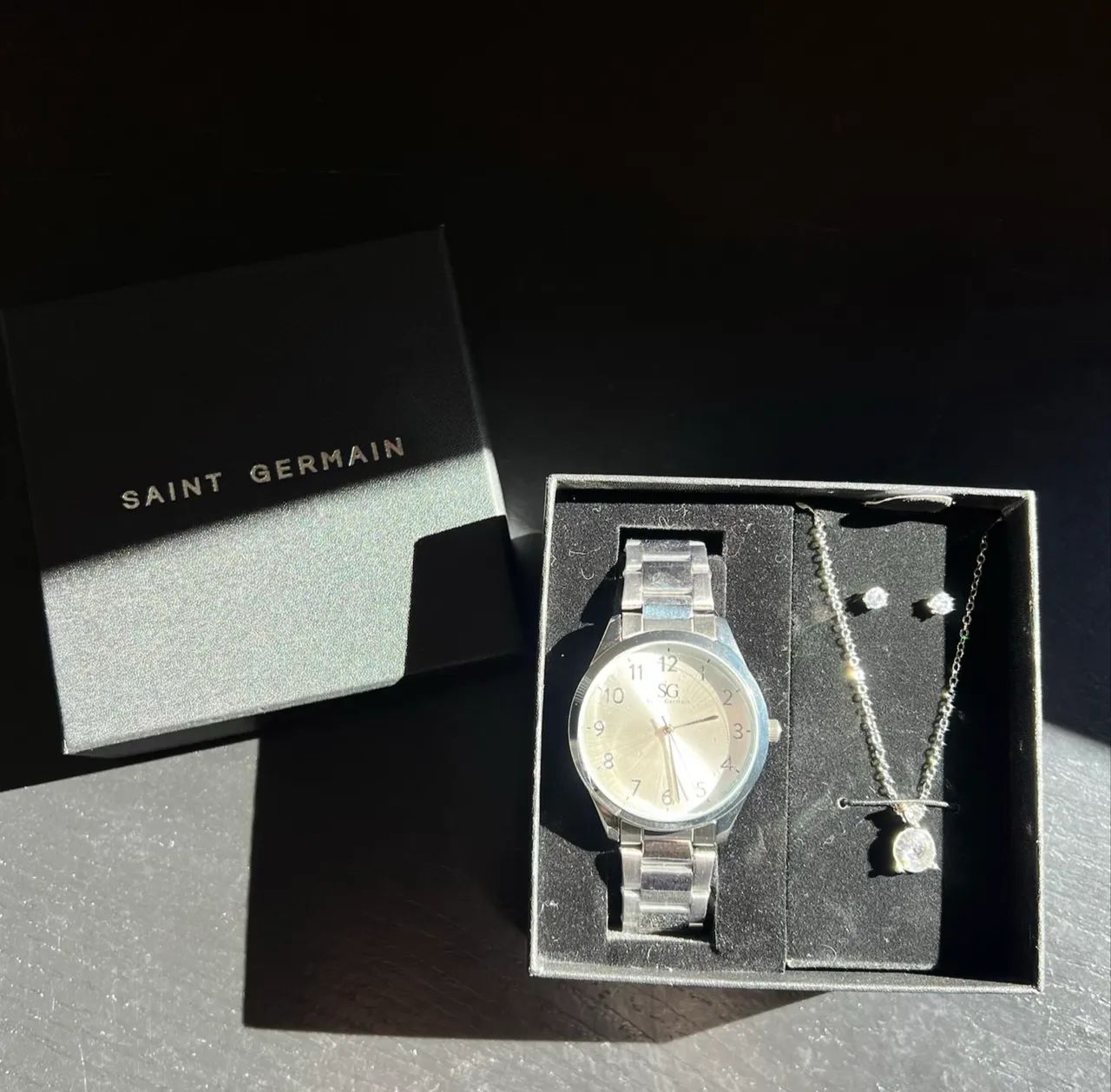Kit Relógio Feminino Prata com Colar e Brincos Saint Germain