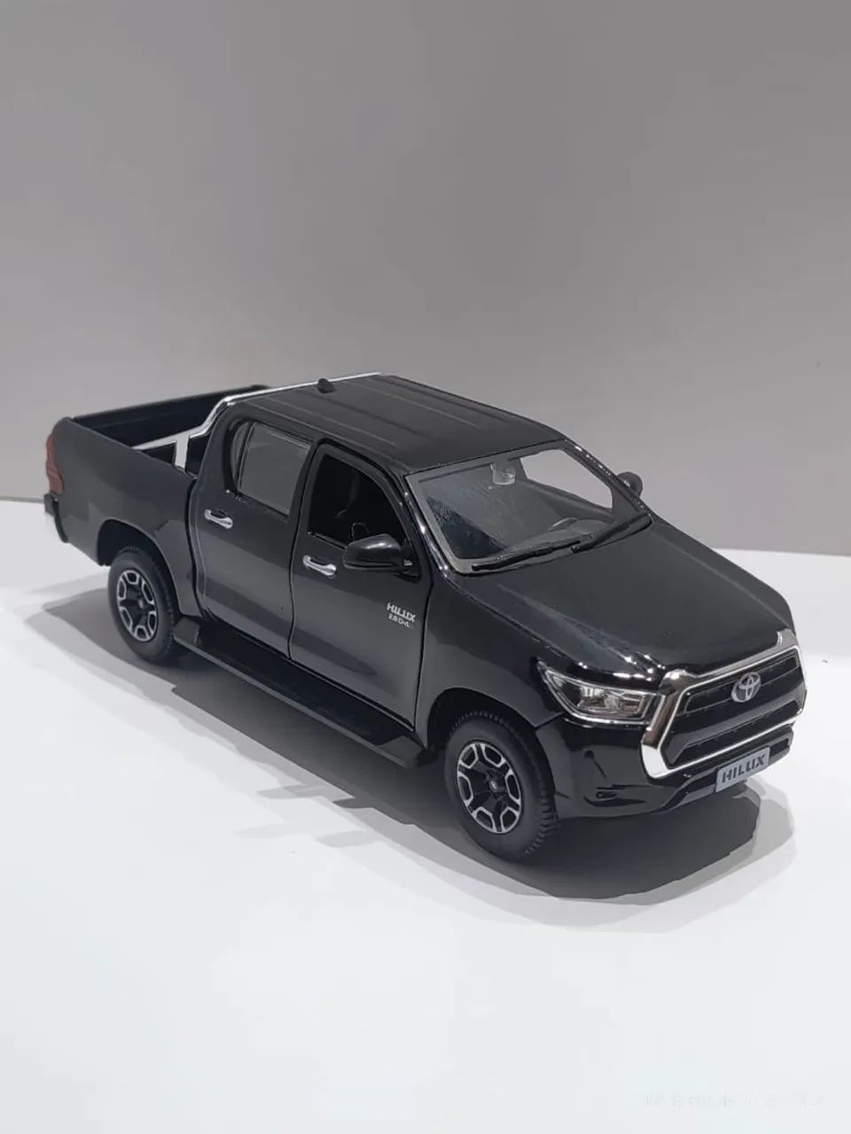 Miniatura Toyota Hilux Escala 1:24 - Foto 4