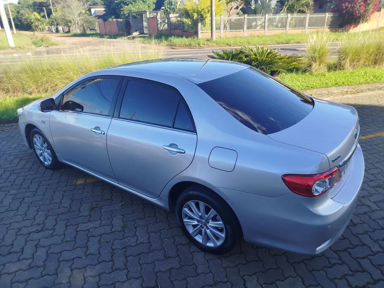 Toyota Corolla Altis 2.0 Flex 16V Aut. 2013 - Foto 4