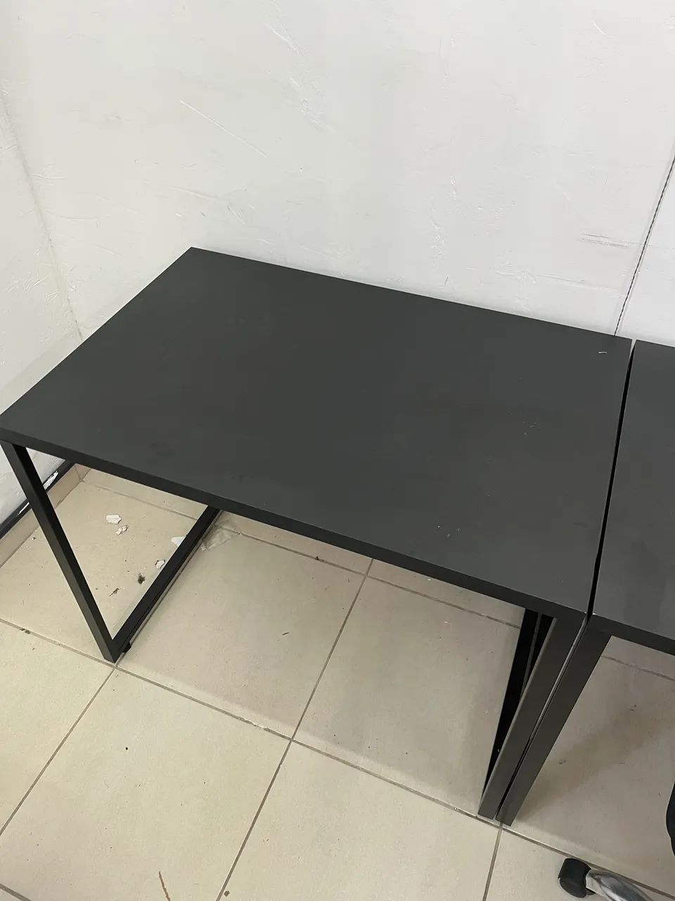 Mesa e cadeira de escritório 