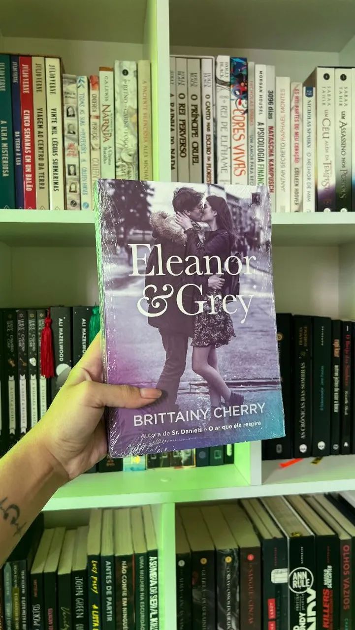 Livro Eleanor & Grey 