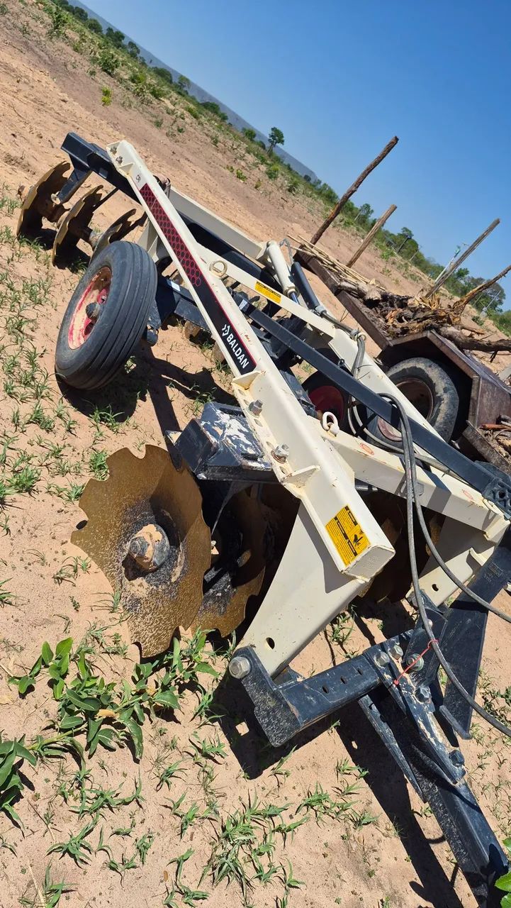 TRATOR MASSAY 4409 - Foto 4