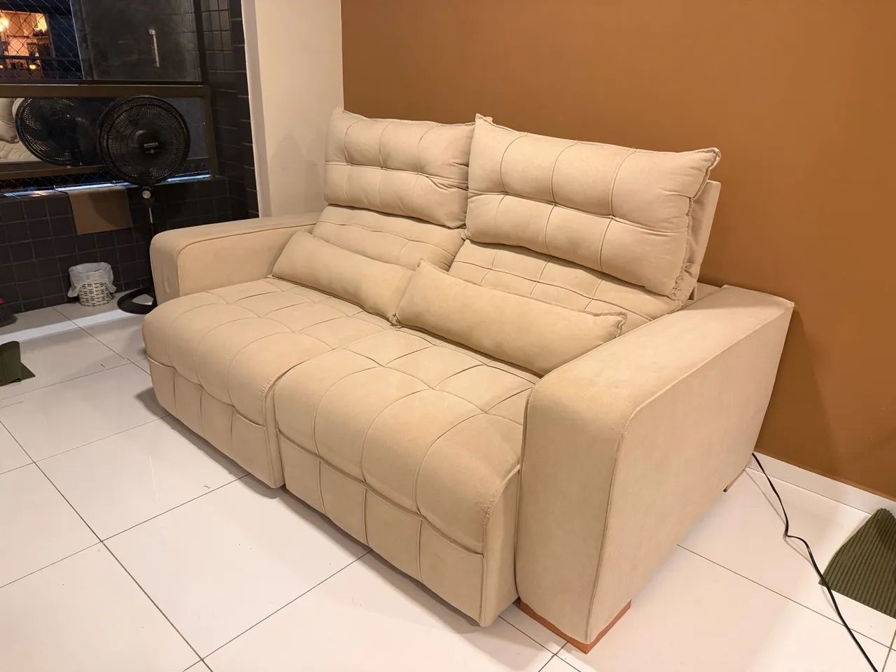 Sofá 2 lugares retrátil e reclinável 