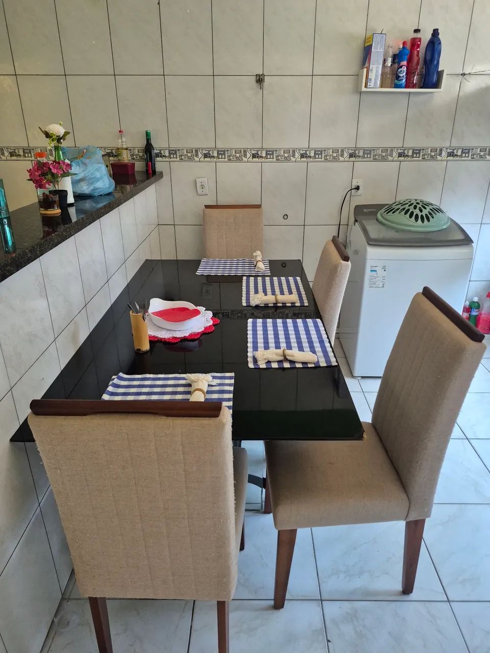 Mesa com 4 cadeiras - Foto 4