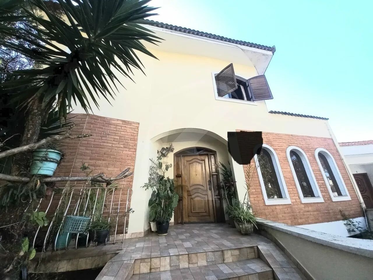 Sobrado com 4 dormitórios, 1 suíte e sala para 4 ambientes no Tucuruvi