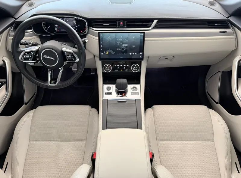 Jaguar F-Pace 3.0 R-Dyn.SE AWD 340cv (Híbrido), foto 12 de 19
