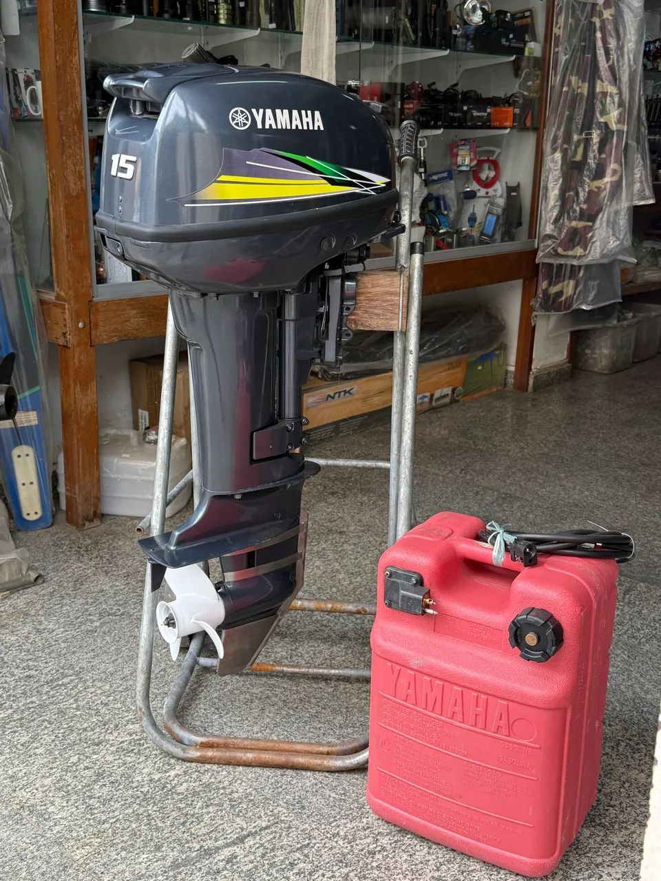 Motor de barco Yamaha 15 Hp  - Foto 2