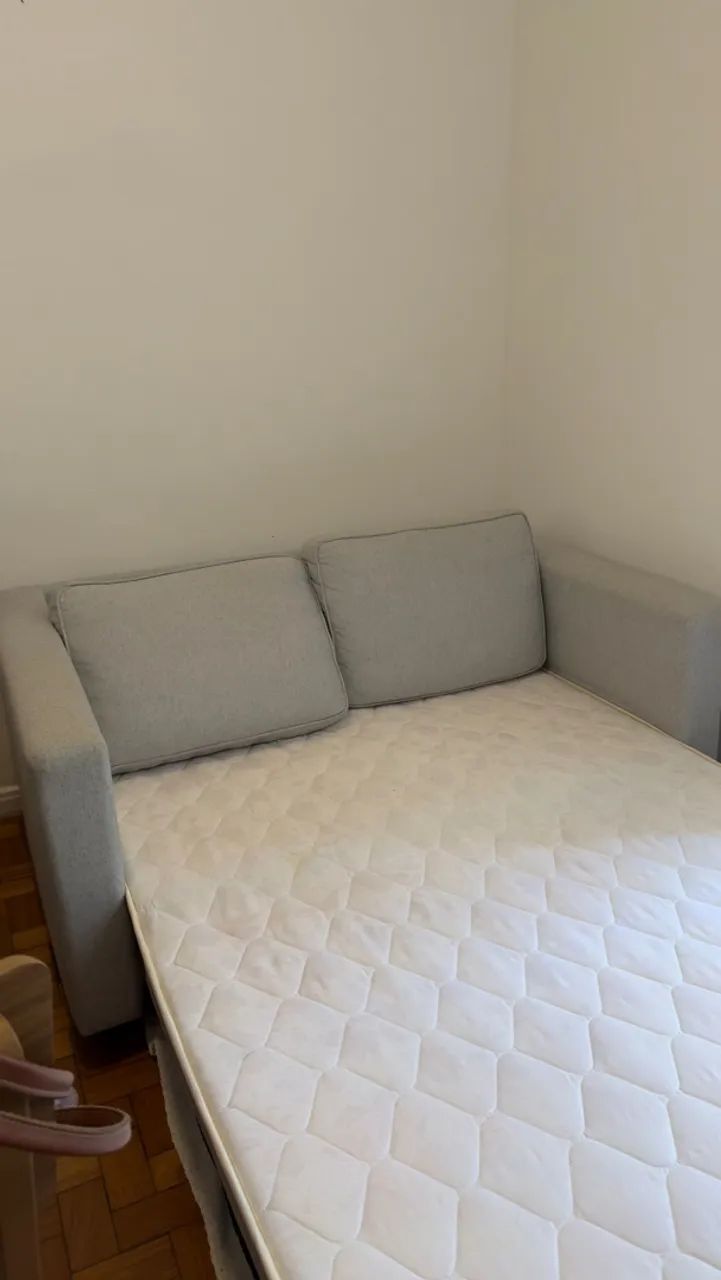 Sofá-cama cinza 