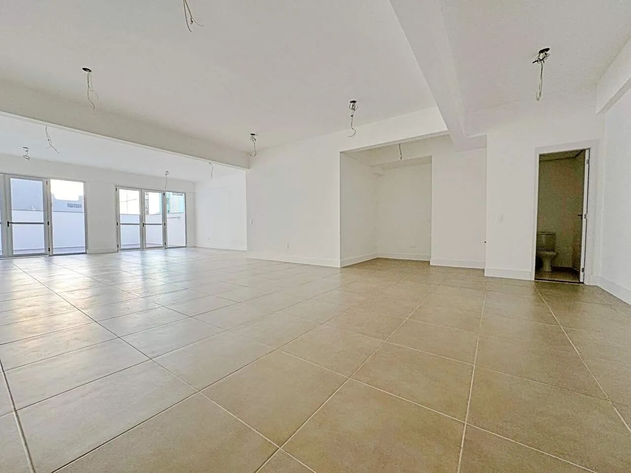 SALA COMERCIAL PARA LOCAÇÃO NO CENTRO - Foto 3