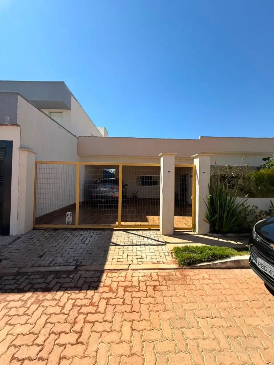 PISCINA COM HIDRO + ÁREA GOURMET + 2 SUÍTES - 300m² EM CONDOMÍNIO 24H - Foto 3