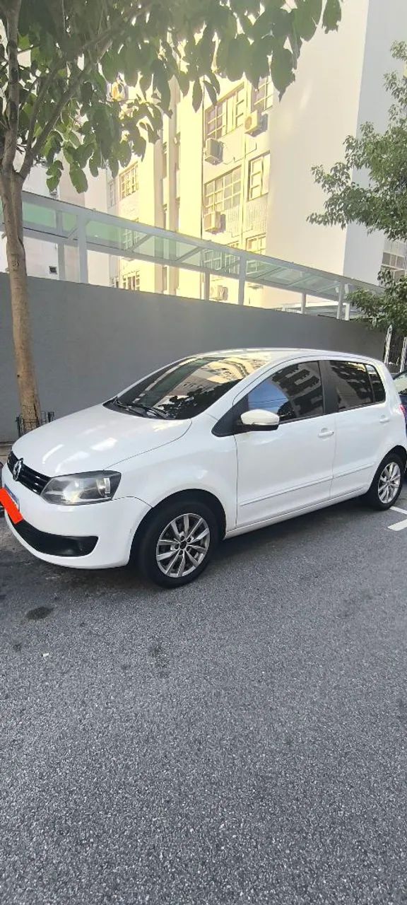 Volkswagen Fox 1.0 MI Total Flex 8V 5P 2014 - Foto 4