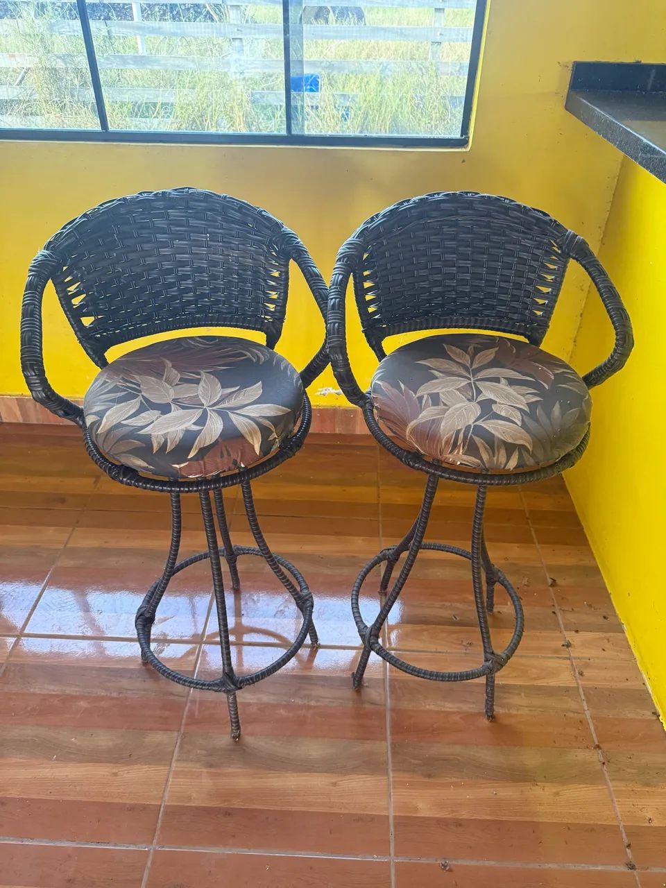 Vende-se cadeiras 400 reais cada 