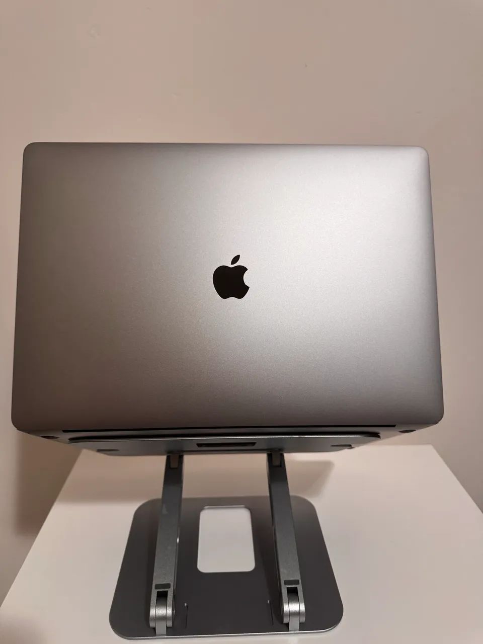 MacBook Pro 16
