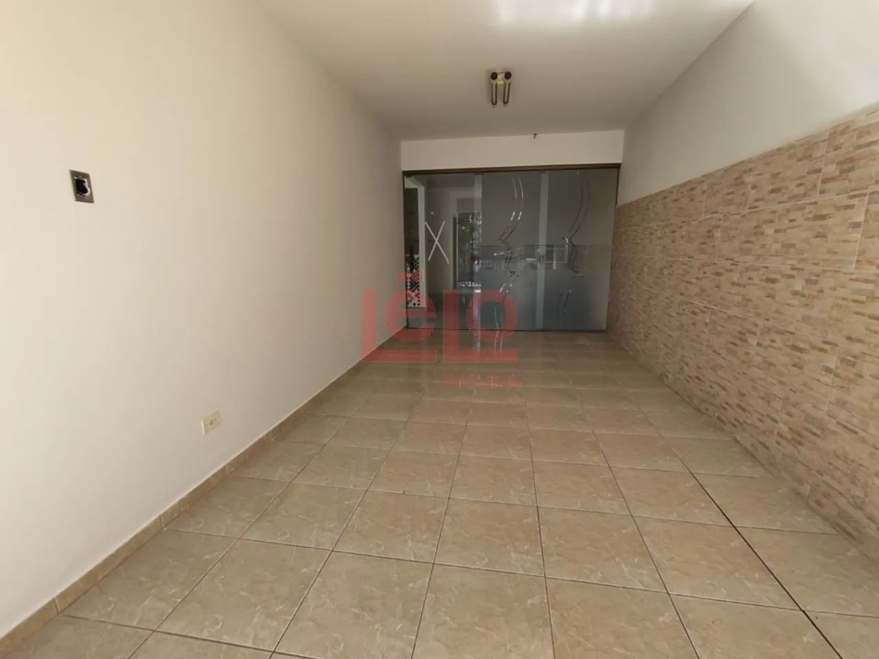 Casa semimobiliada para alugar no Jardim Paris em Maringá, com 3 quartos, suíte, edícula,  - Foto 3
