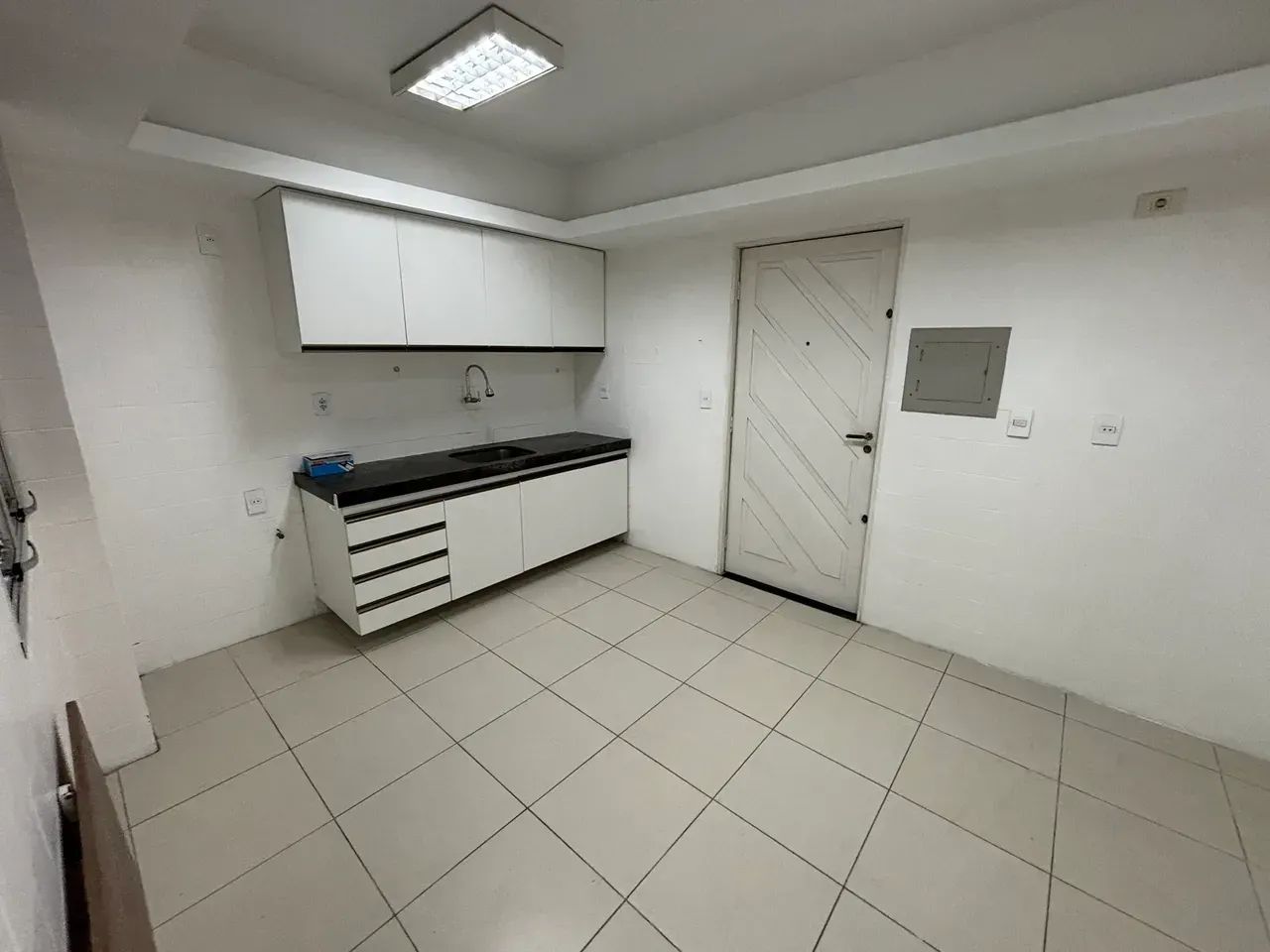 VENDO APT reformado na Ponta Verde 127m - Foto 3