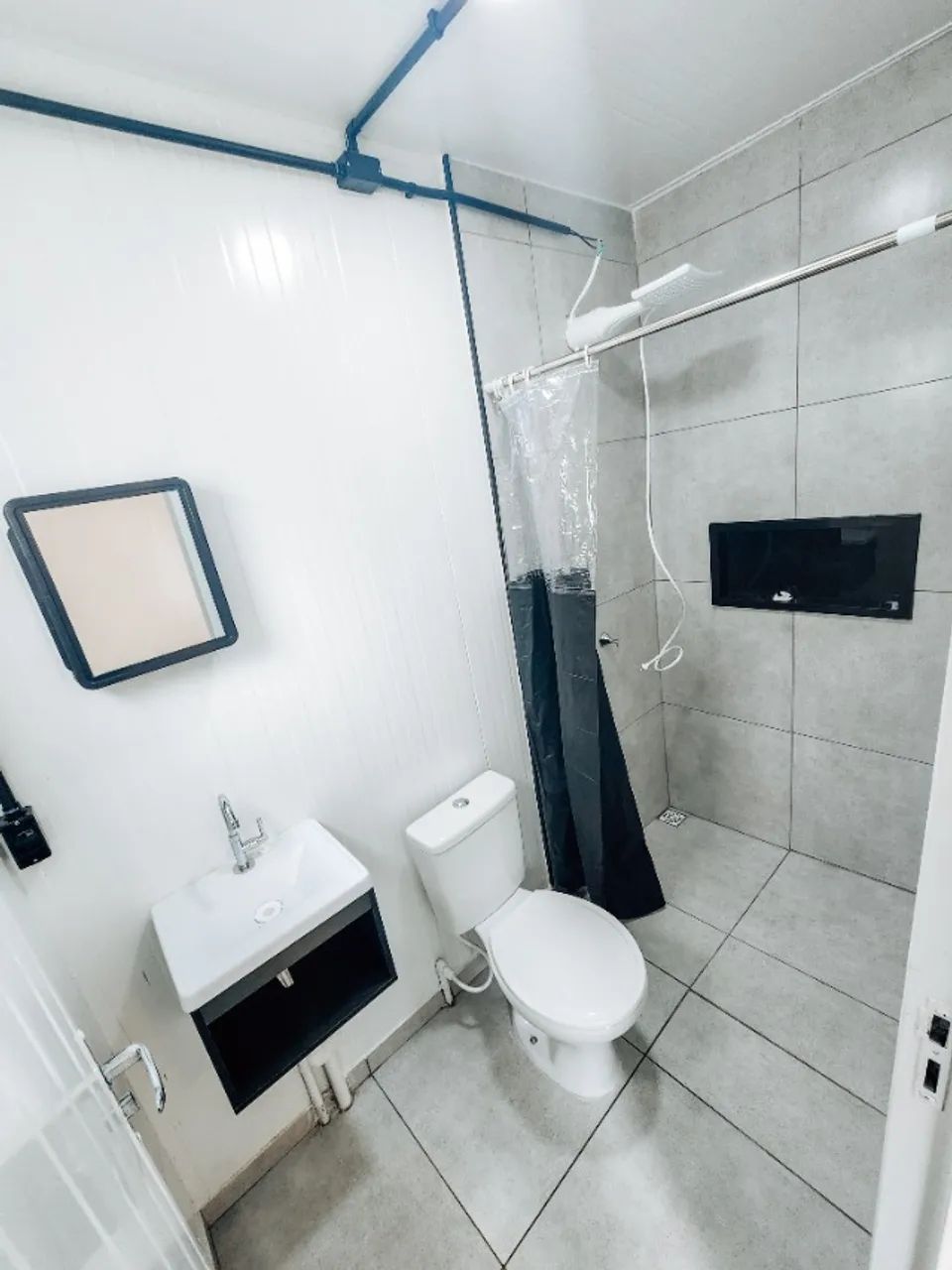 Kitnet nova, mobiliada e com vaga, no Bacacheri ? pronta para morar! - Foto 4