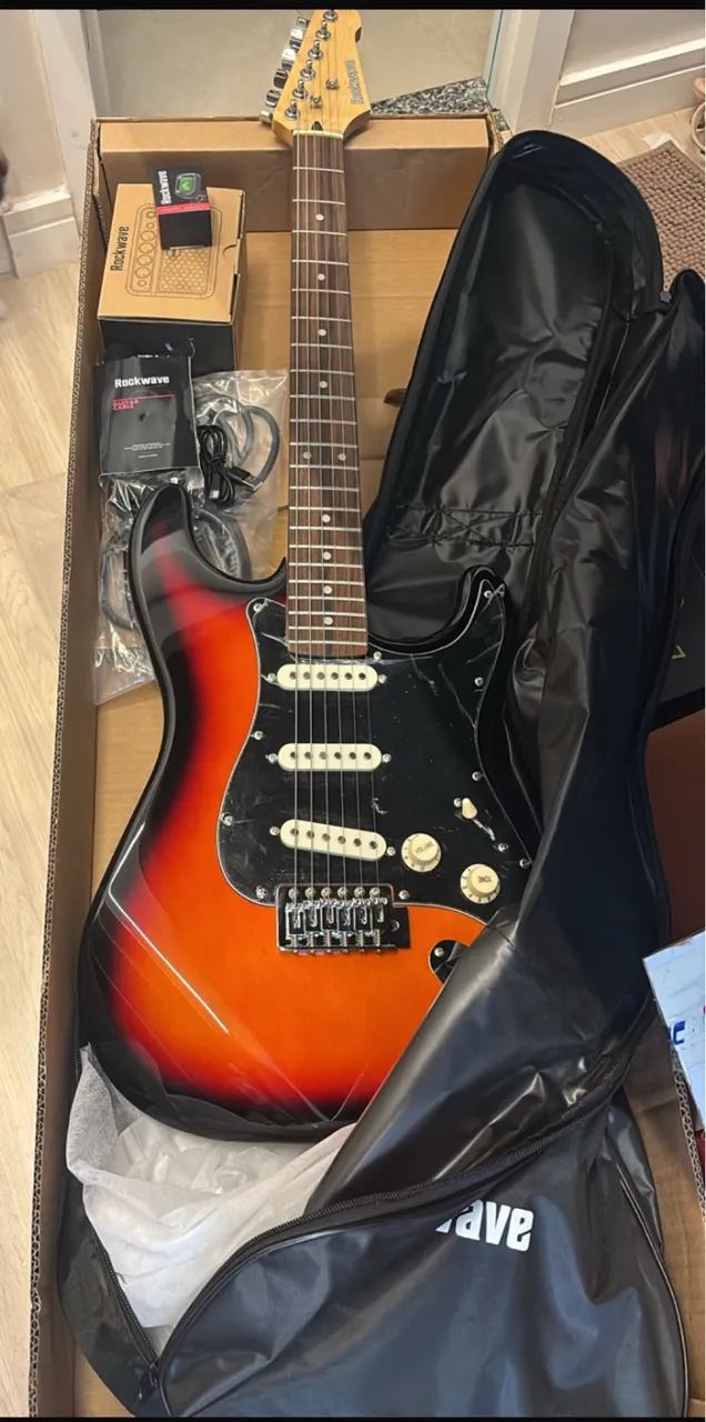 Guitarra nova na caixa nunca usada - Foto 2