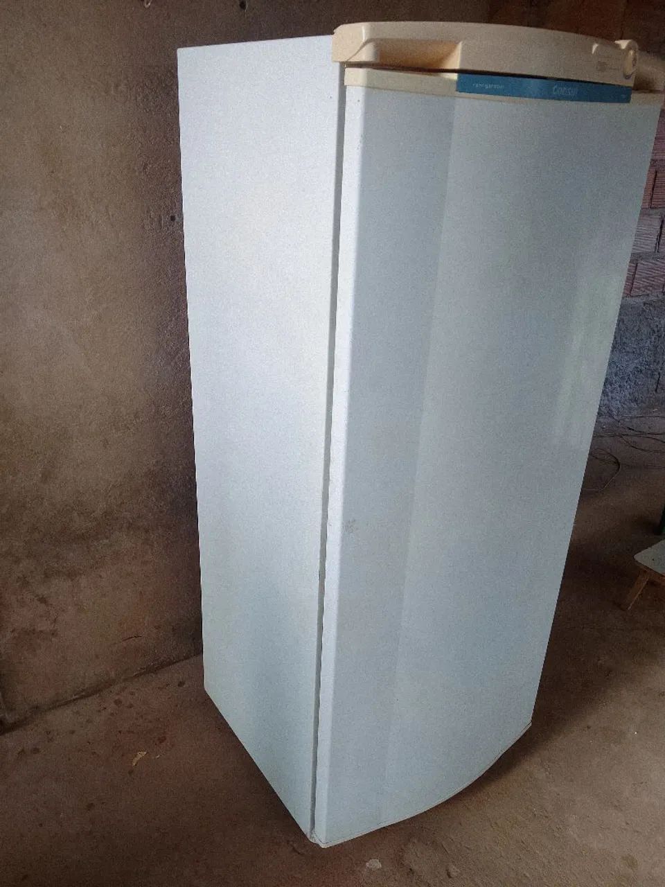 Vendo geladeira funcionando perfeitamente  - Foto 2