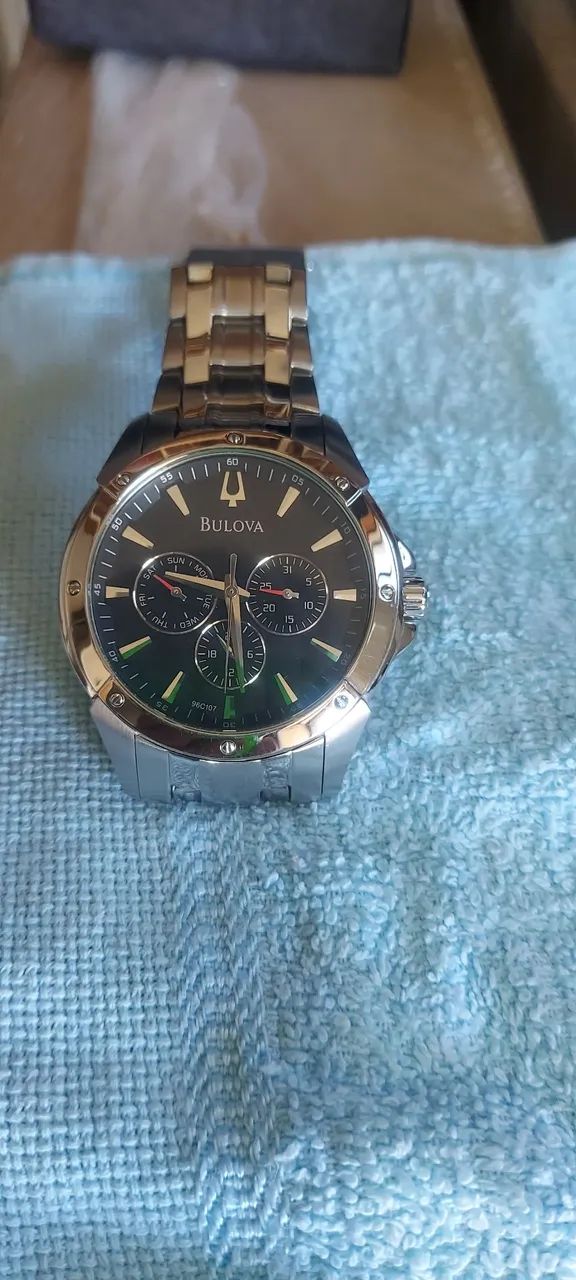 Relógio Bulova Classic (modelo 96C107)