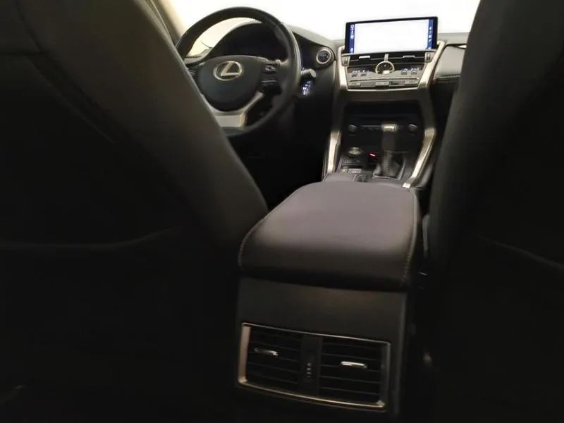 Lexus NX-300 H Luxury 2.5 16V Aut., foto 11 de 20
