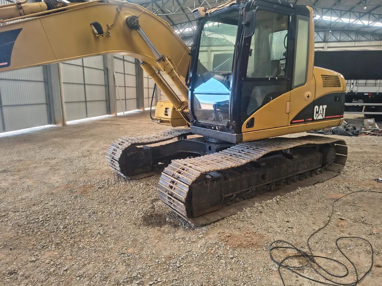 Vendo cat 2007 10 mil horas concha 7 dentes máquina toda original  - Foto 5