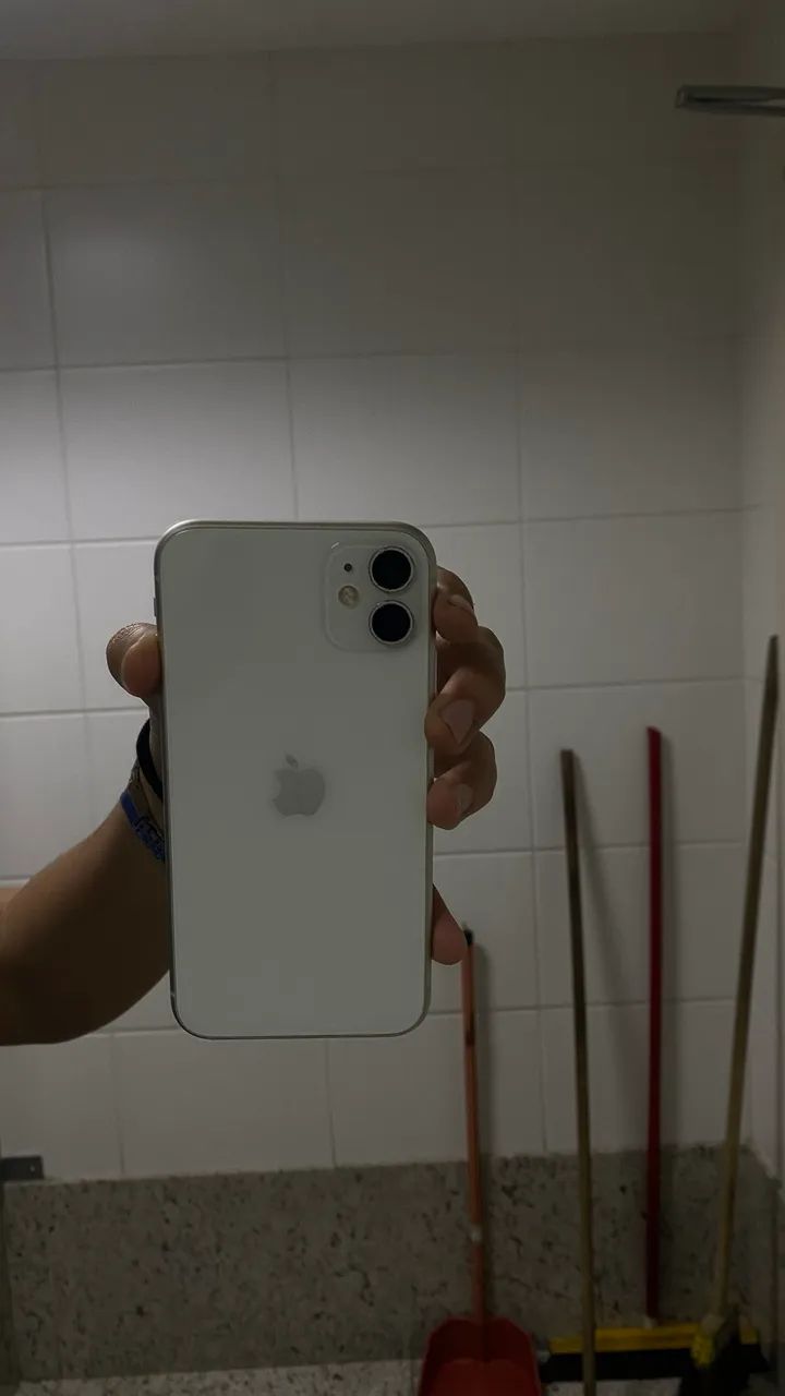 IPHONE 11 BRANCO 256MB - Foto 2