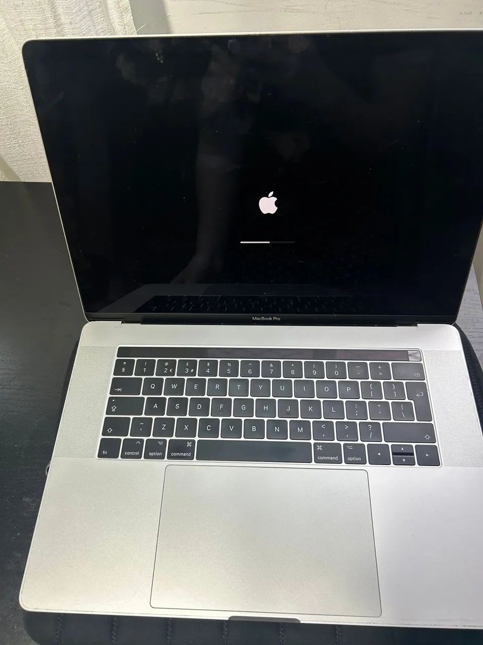MacBook Pro (15-inch, 2019)-512GB - Foto 3